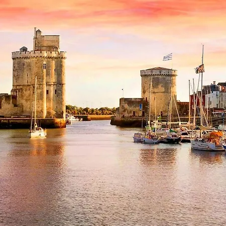 Plein Charme Aux Minimes Terrasse Calme + Parking * La Rochelle (Charente-Maritime)