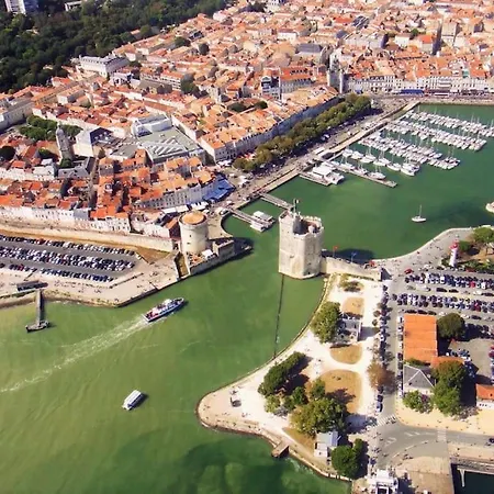 Plein Charme Aux Minimes Terrasse Calme + Parking * La Rochelle (Charente-Maritime)